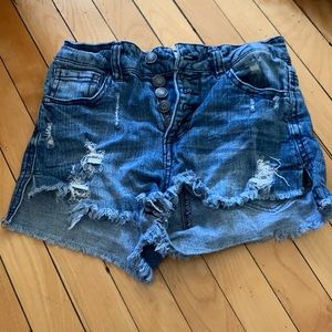 Almost famous - ripped shorts